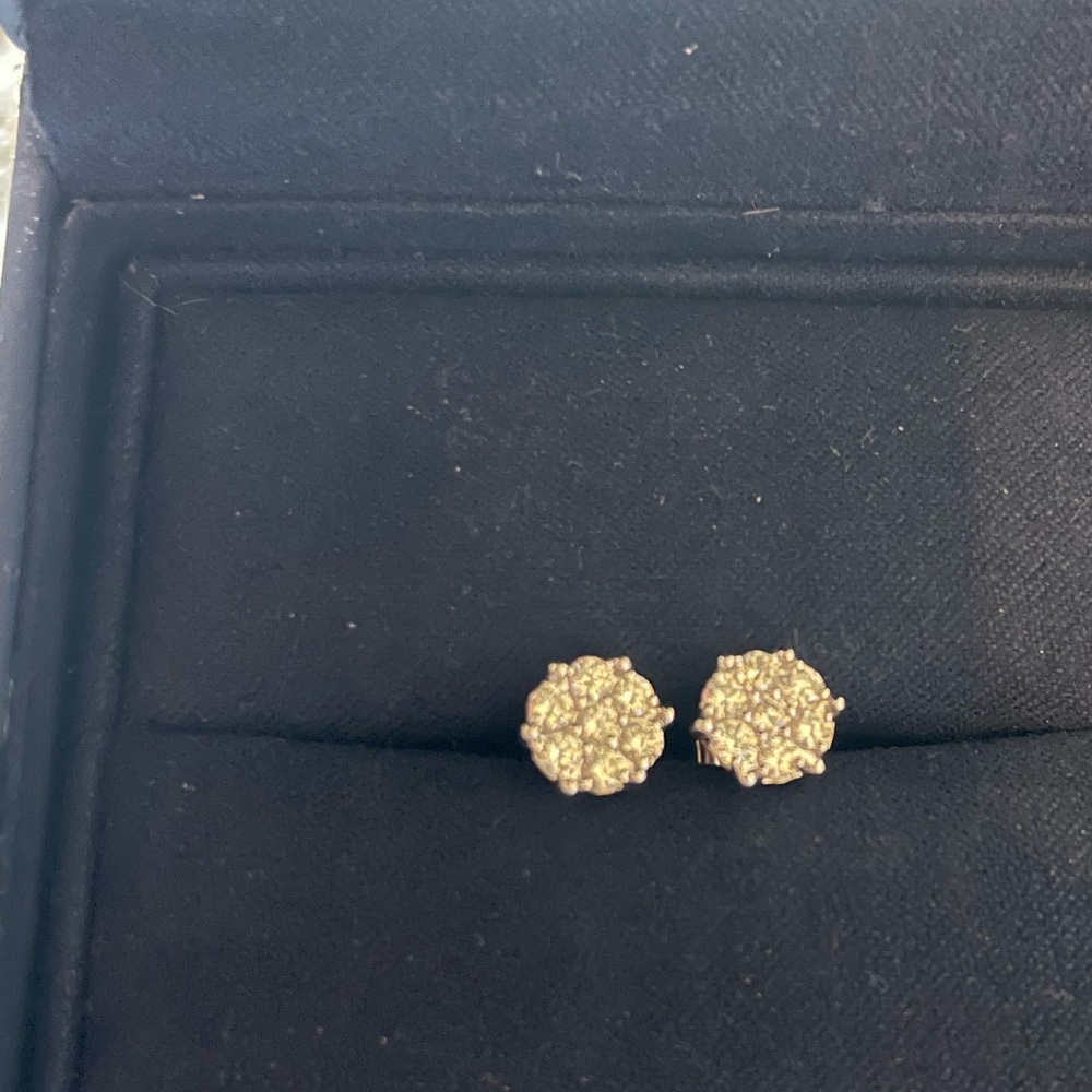 Diamond Cluster Studs 18 karat White Gold Studs Cluster Stunning